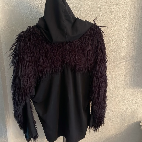 House of Widow fur hoodie - Picture 5 of 5